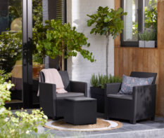Marie Balcony with Vigo table